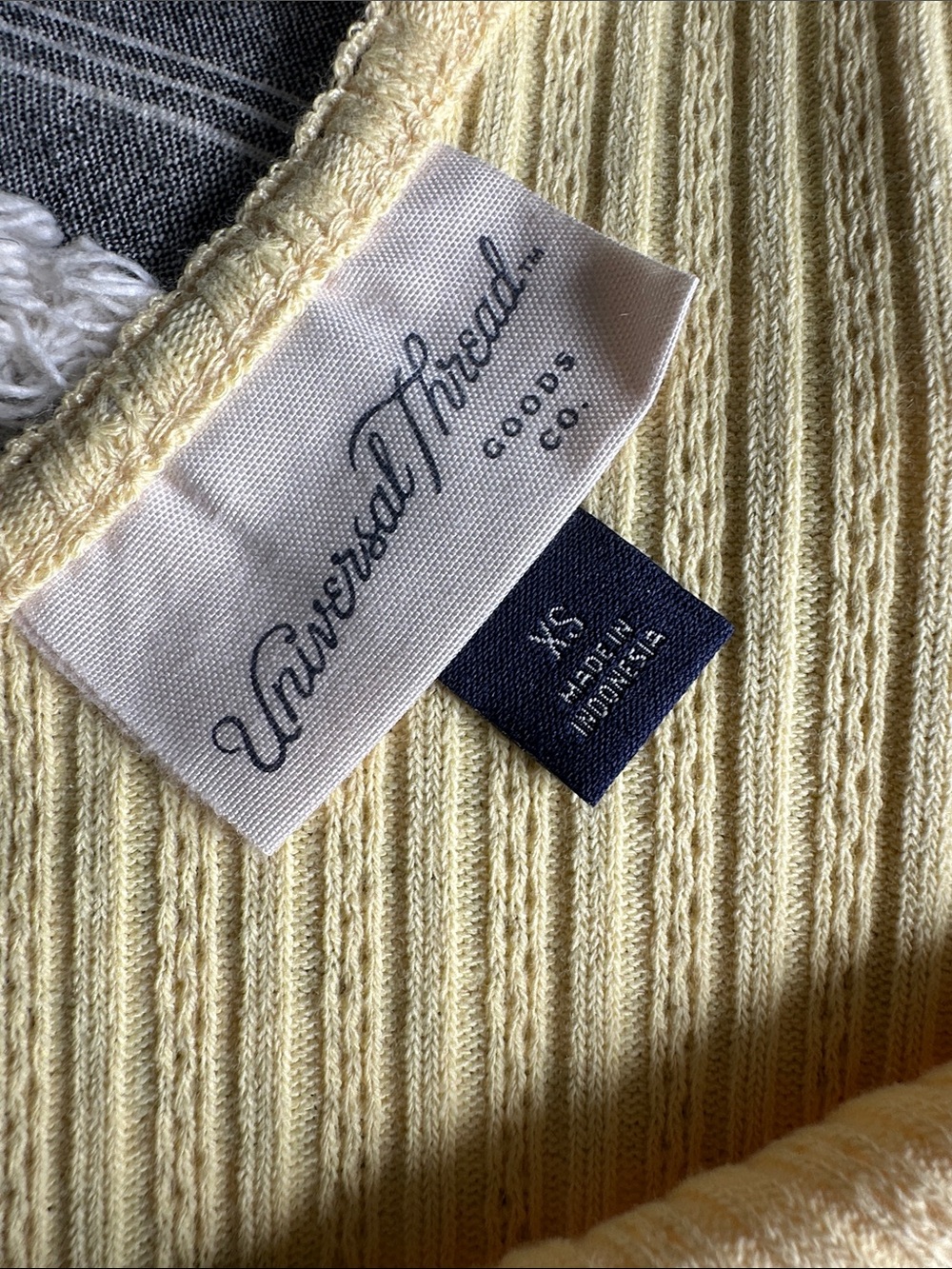 Universal Thread Ribbed Yellow Tank Top - Picture 4 of 8